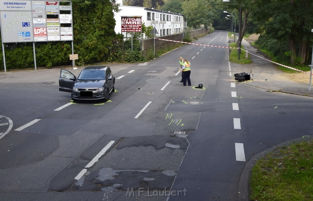 Schwerer Krad PKW Unfall Koeln Muelheim Am Springborn Cottbuserstr P058.JPG - Miklos Laubert